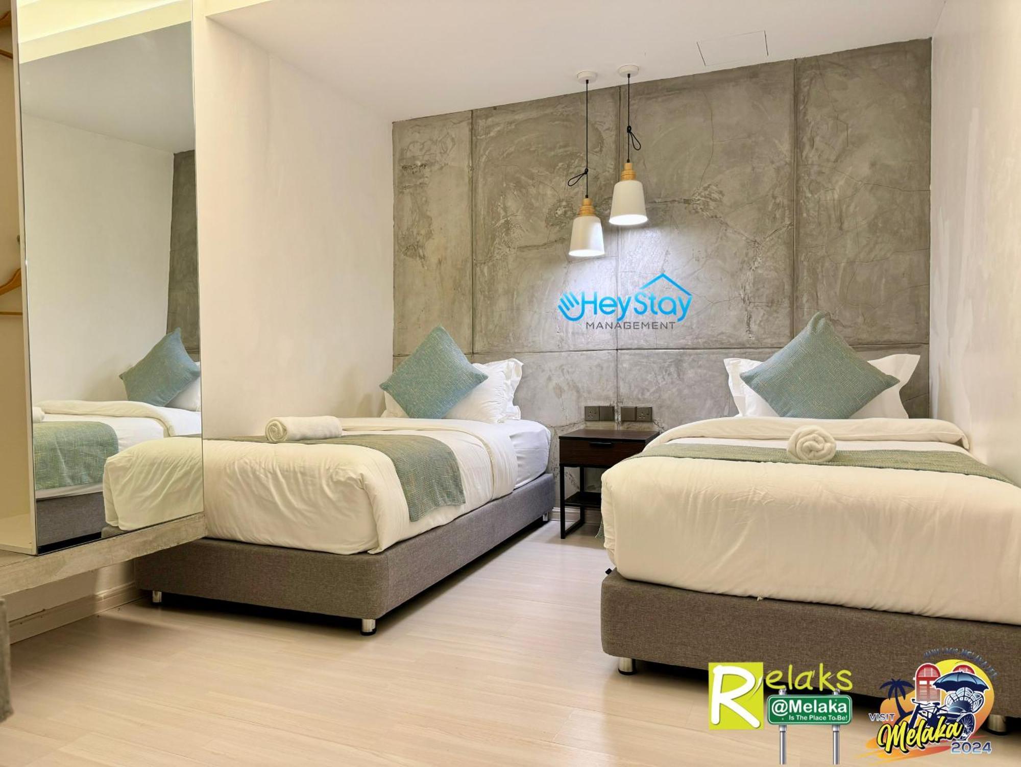 Modern Cave Walking Distance 5mins To Jonker Guest house Malacca